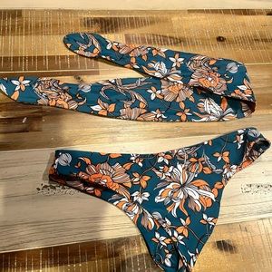 Kulani Kinis bikini bottom with matching headband!